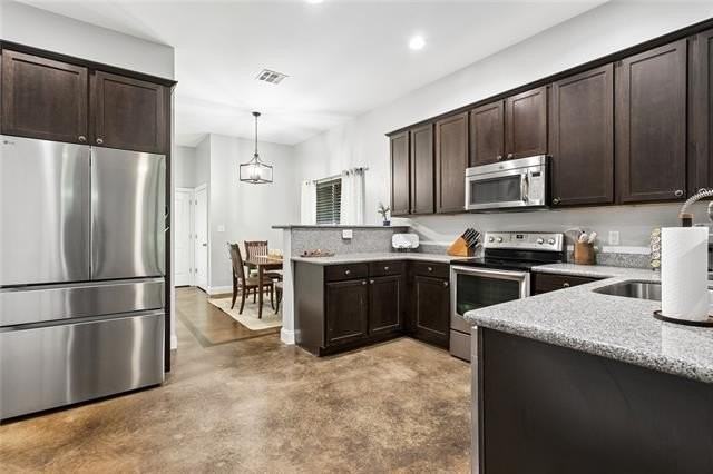 1605 Labarre St - Photo 5 of 17