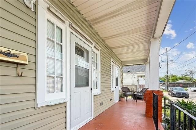 1137 Deslonde St - Photo 3 of 16