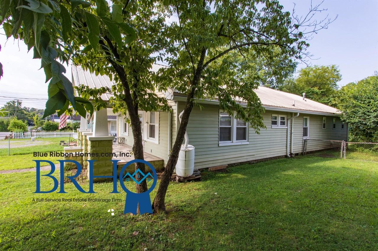 605 Victory St #1 - Photo 6 of 49