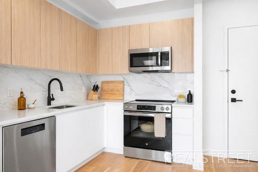 105 Rogers Ave #5A - Photo 3 of 21