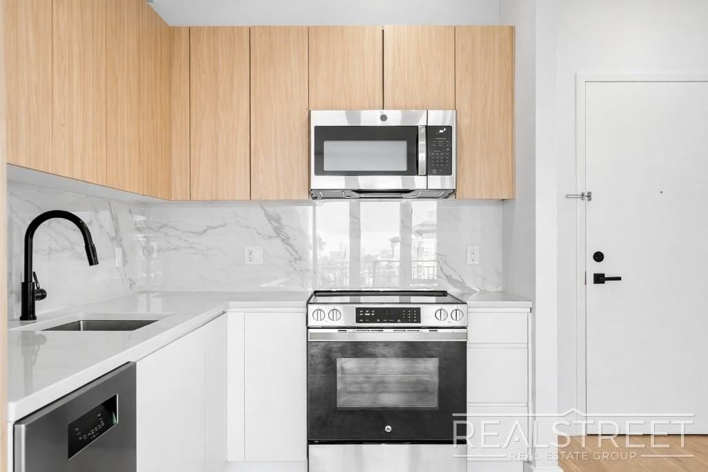 105 Rogers Ave #5A - Photo 5 of 21