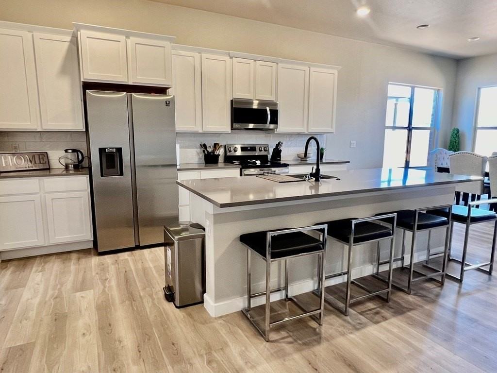 915 Canal St - Photo 4 of 13