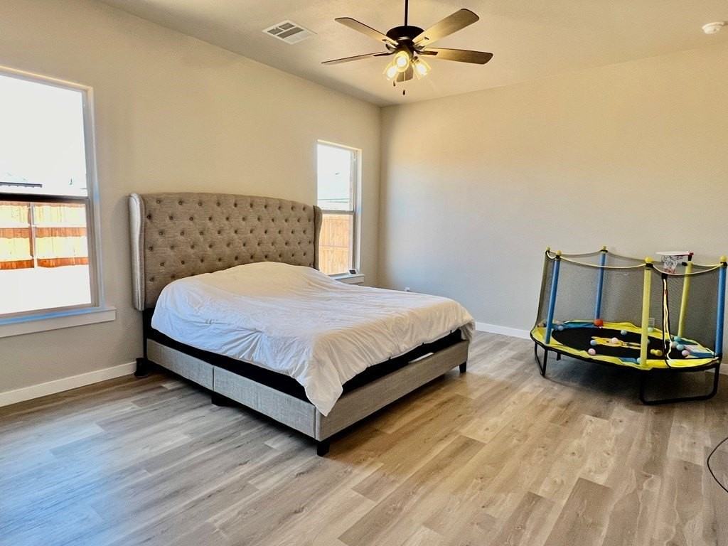 915 Canal St - Photo 6 of 13