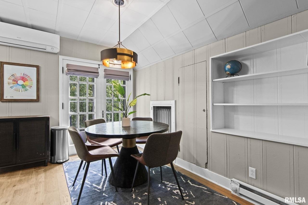 810 W Edwards St - Photo 6 of 18