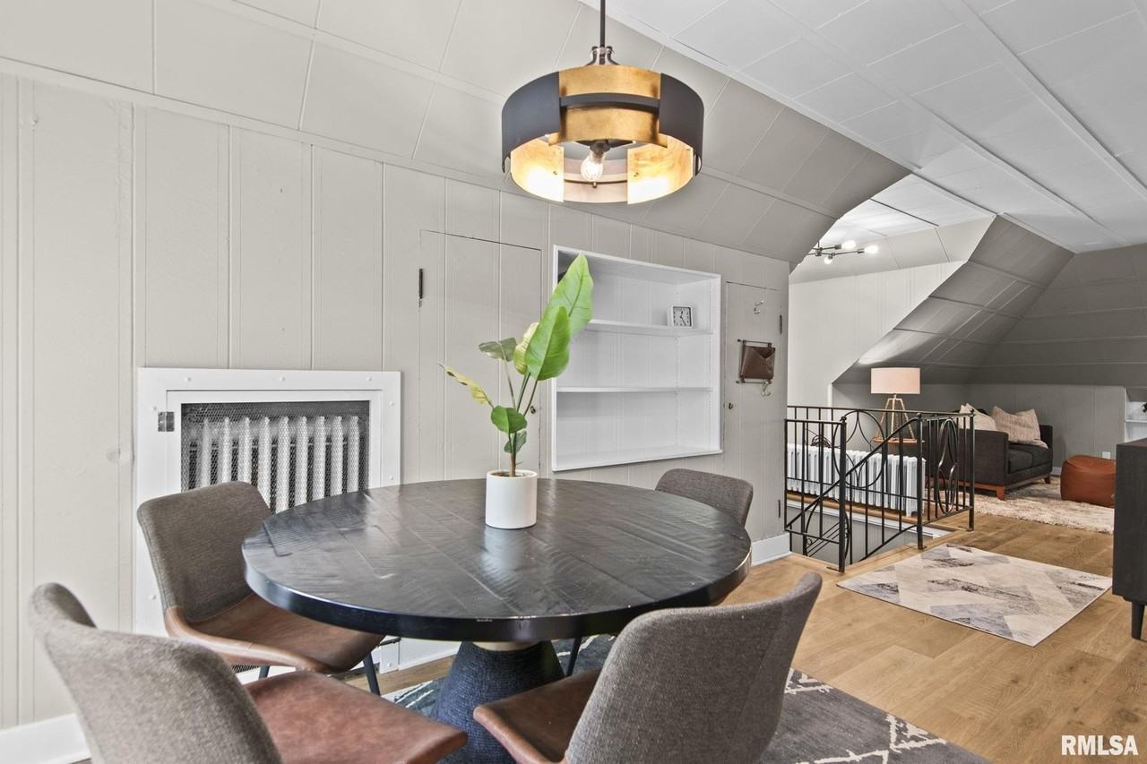 810 W Edwards St - Photo 7 of 18