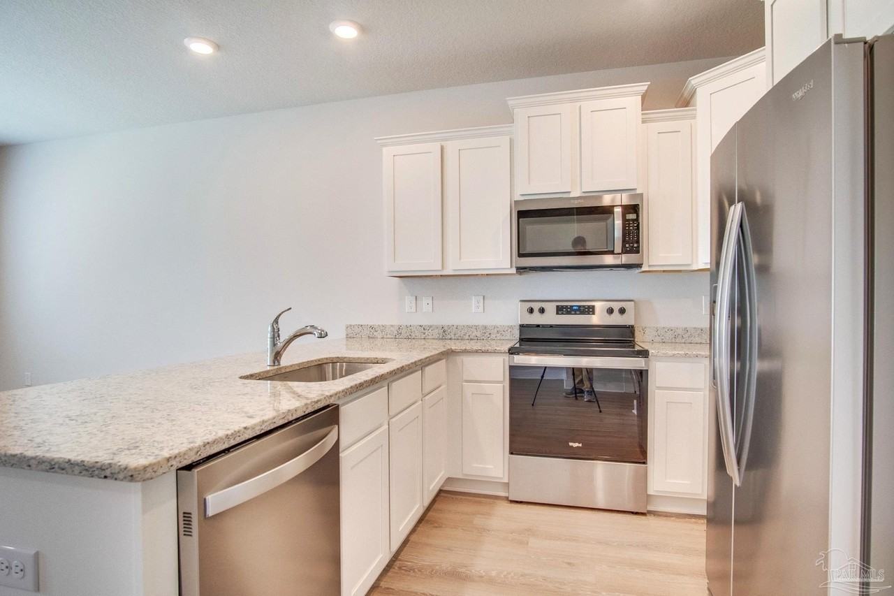 1538 Iroquois Ct - Photo 4 of 26