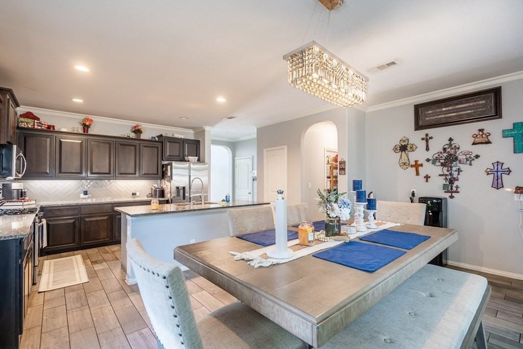 6614 Jamestown St - Photo 7 of 27