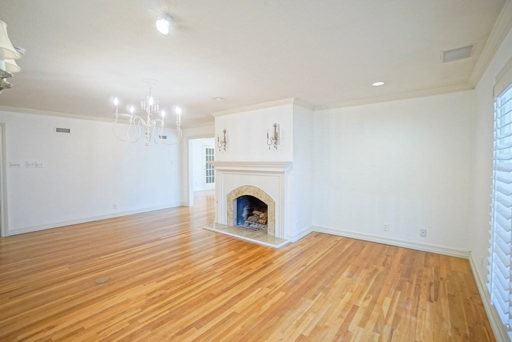 1509 Bedford Dr - Photo 3 of 50