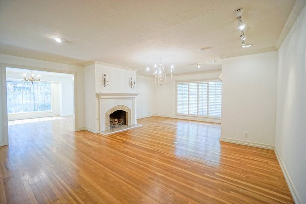 1509 Bedford Dr - Photo 5 of 50