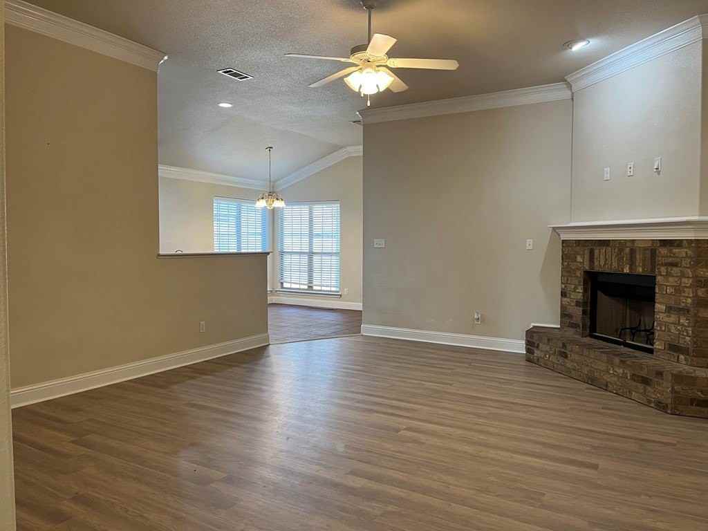 1008 Rangers Ct - Photo 2 of 9