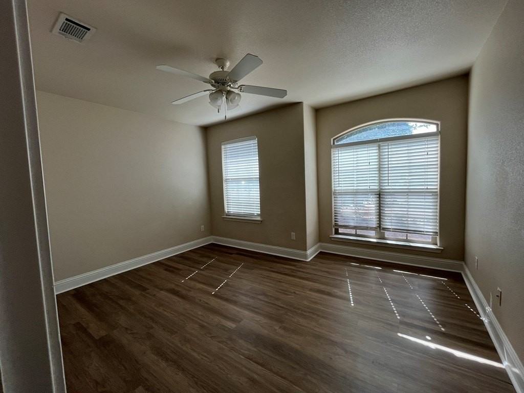 1008 Rangers Ct - Photo 6 of 9