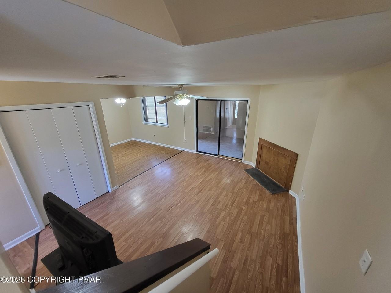 402 Tudor Ct - Photo 2 of 29