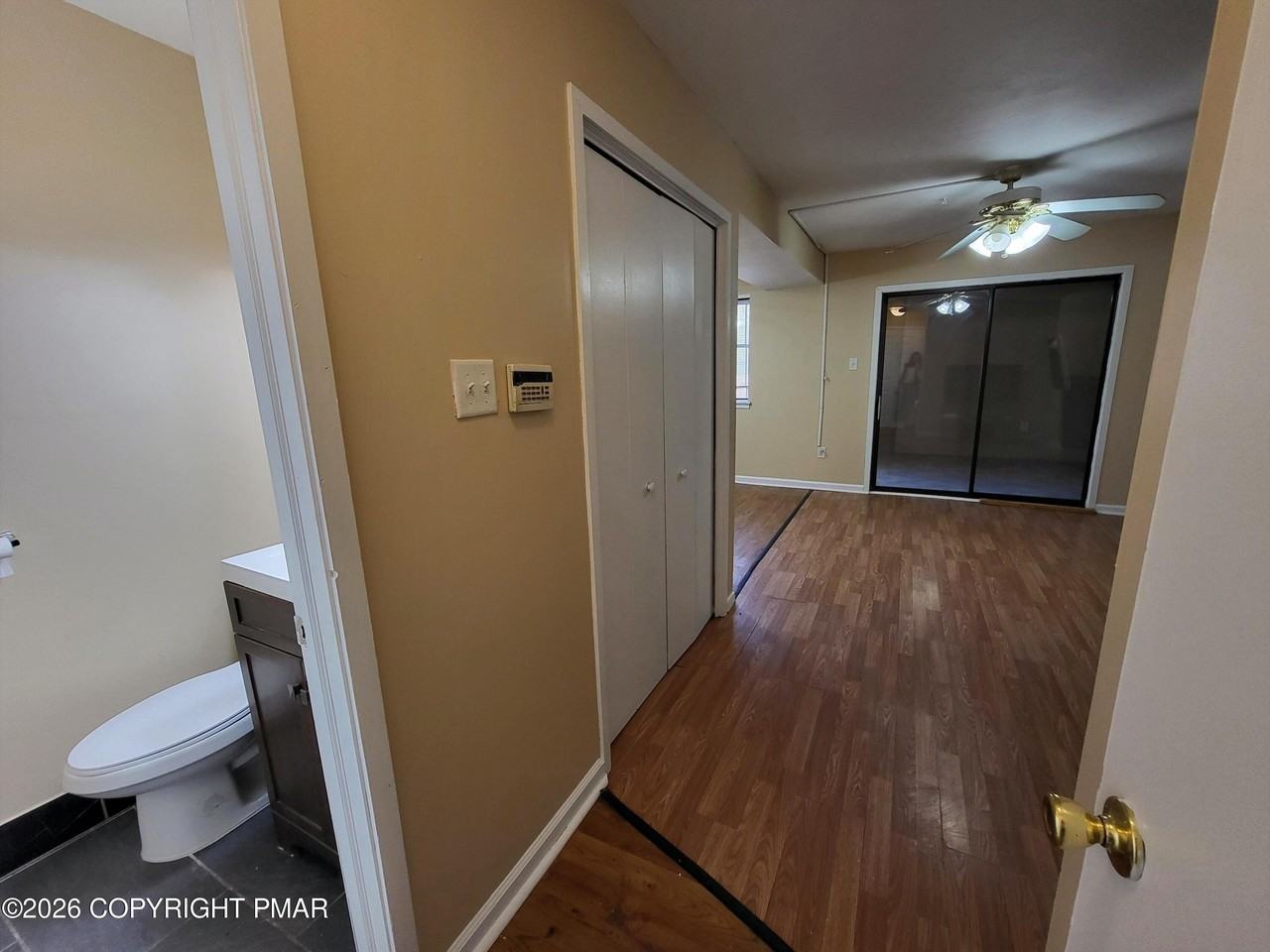 402 Tudor Ct - Photo 7 of 29