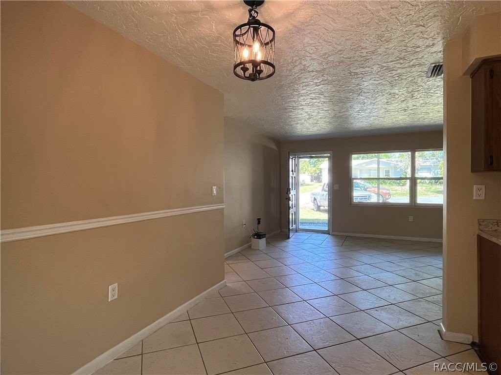 35 S Lucille St - Photo 4 of 10