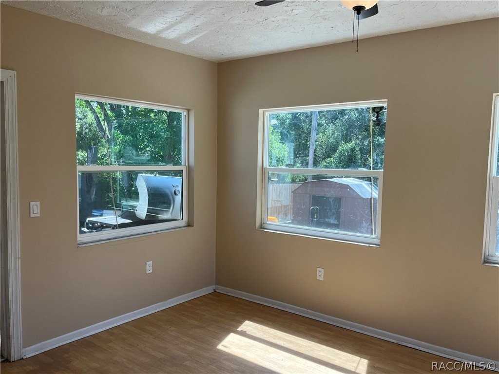 35 S Lucille St - Photo 6 of 10