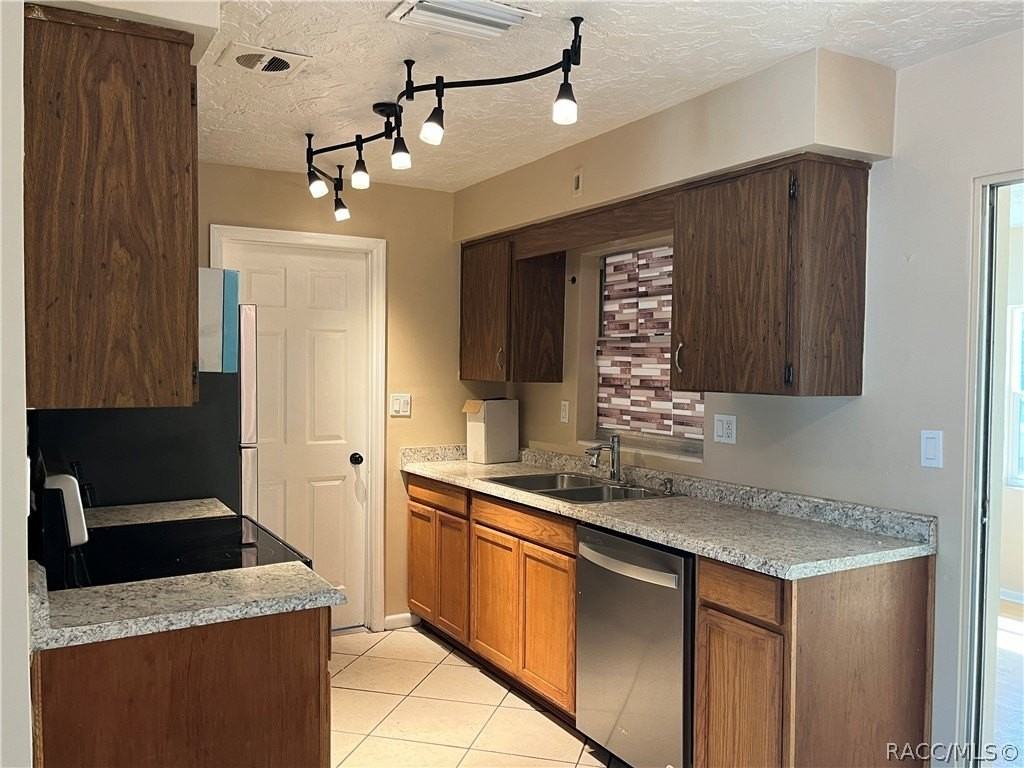 35 S Lucille St - Photo 7 of 10