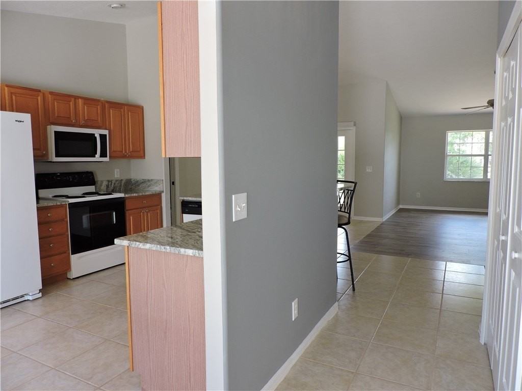 671 Concha Dr - Photo 5 of 33