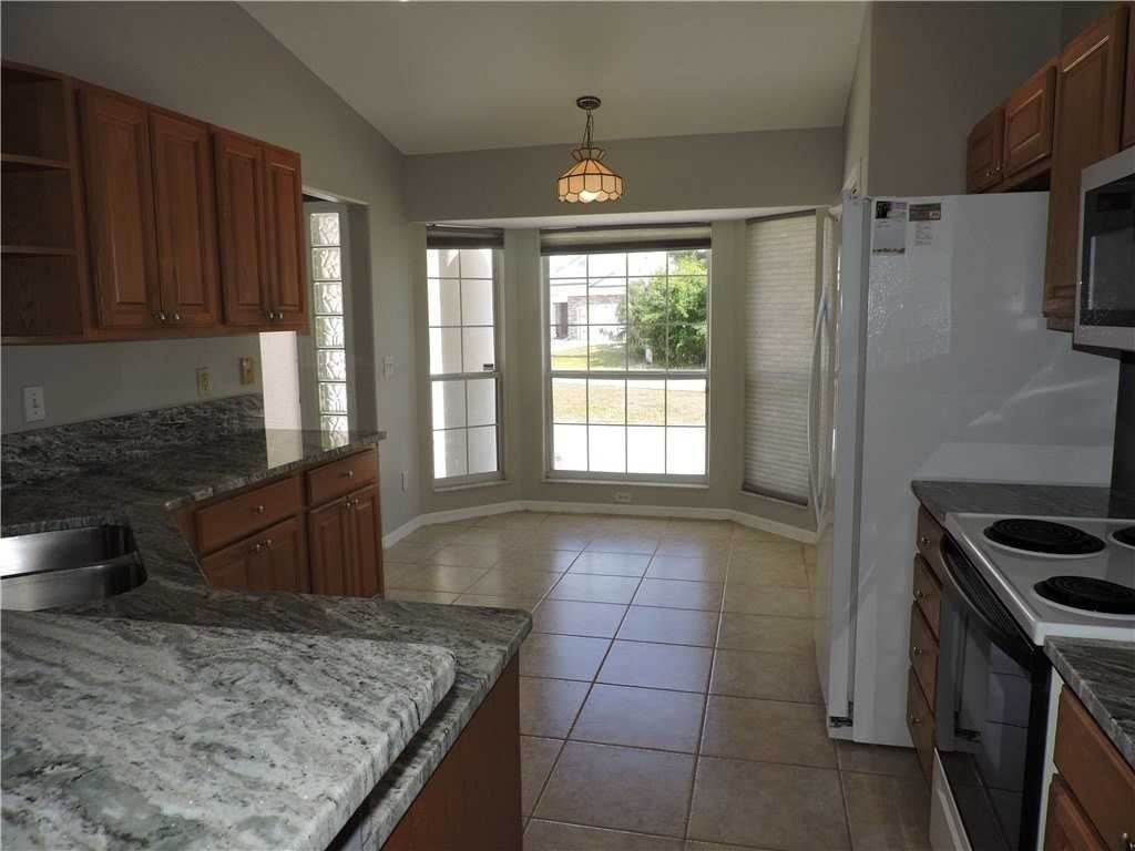 671 Concha Dr - Photo 7 of 33