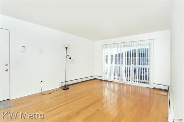 2425 Torquay Ave #204 - Photo 4 of 23