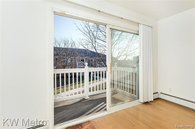 2425 Torquay Ave #204 - Photo 5 of 23