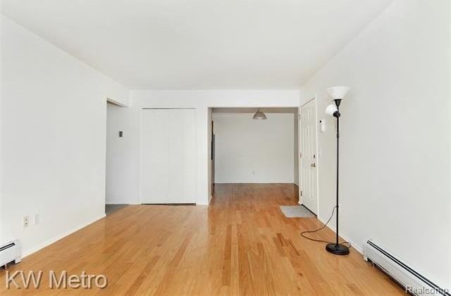 2425 Torquay Ave #204 - Photo 7 of 23