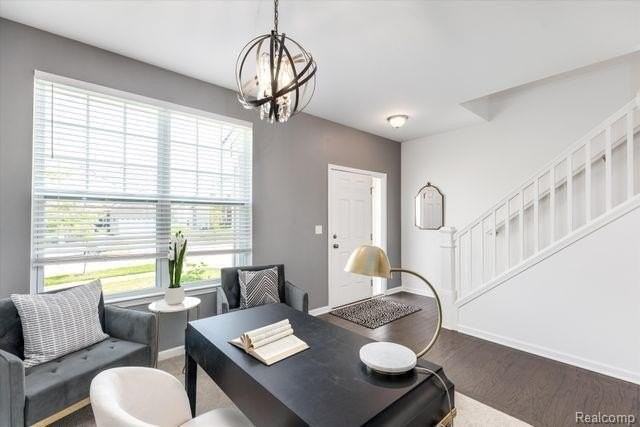 286 Springview St - Photo 4 of 40