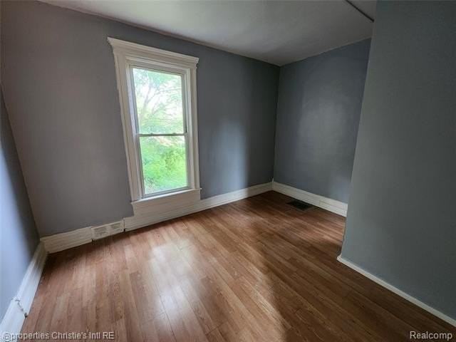 4207 4th St #3 - Photo 7 of 9