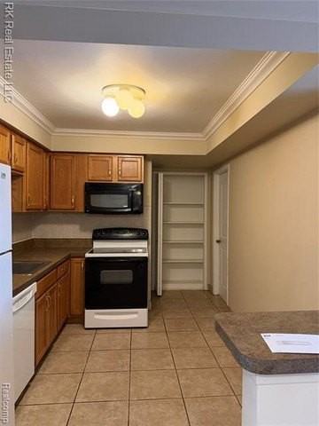 8237 Kennedy Cir - Photo 2 of 8