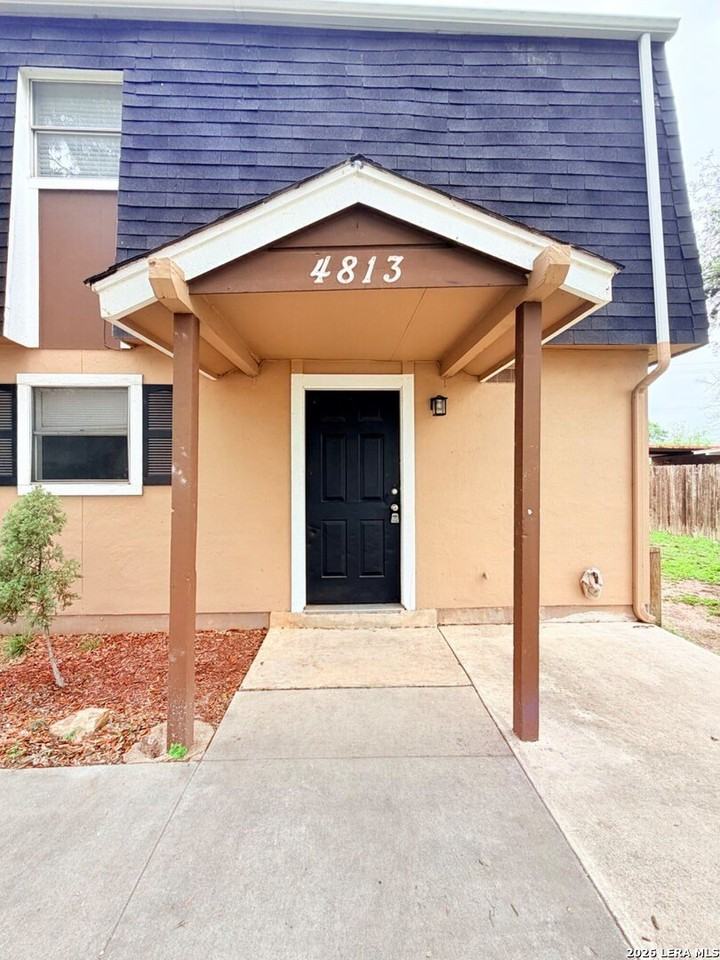 4813 Fred May St - Photo 3 of 17