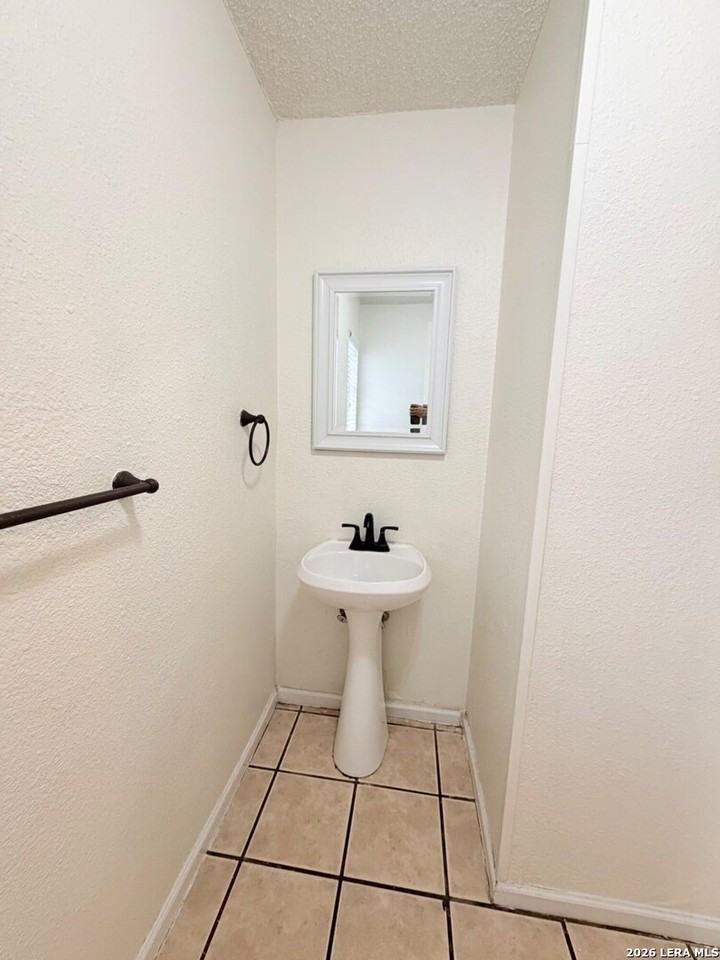 4813 Fred May St - Photo 5 of 17