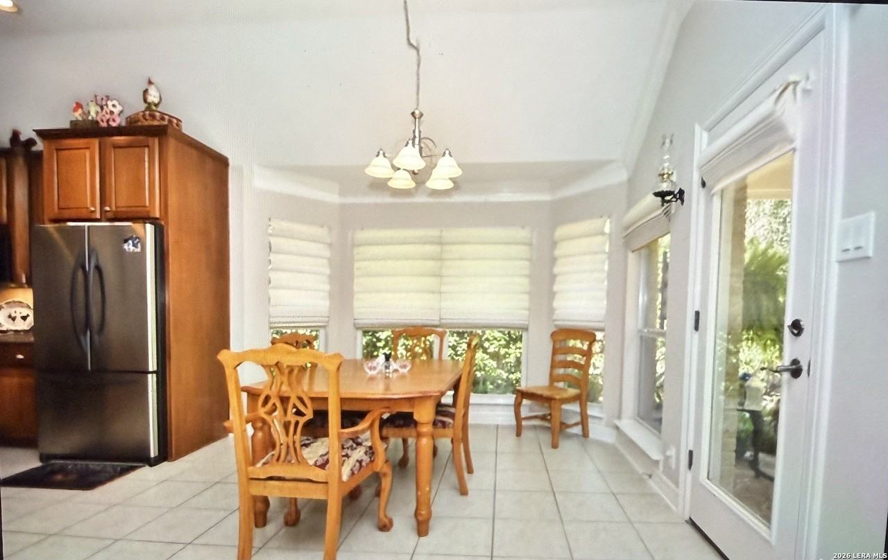 418 Cypress Trl - Photo 3 of 8