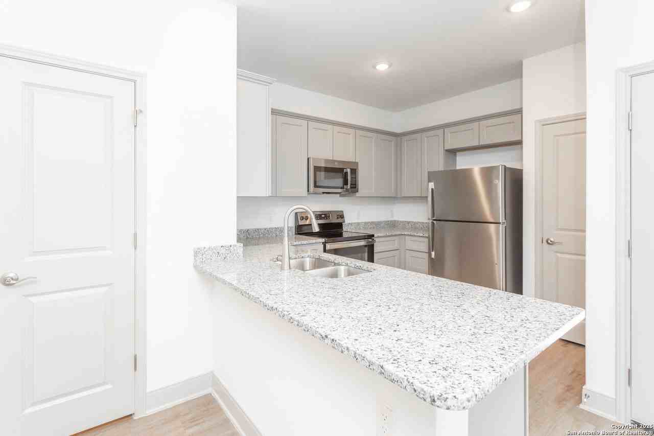 7607 Gramercy Way #102 - Photo 6 of 25