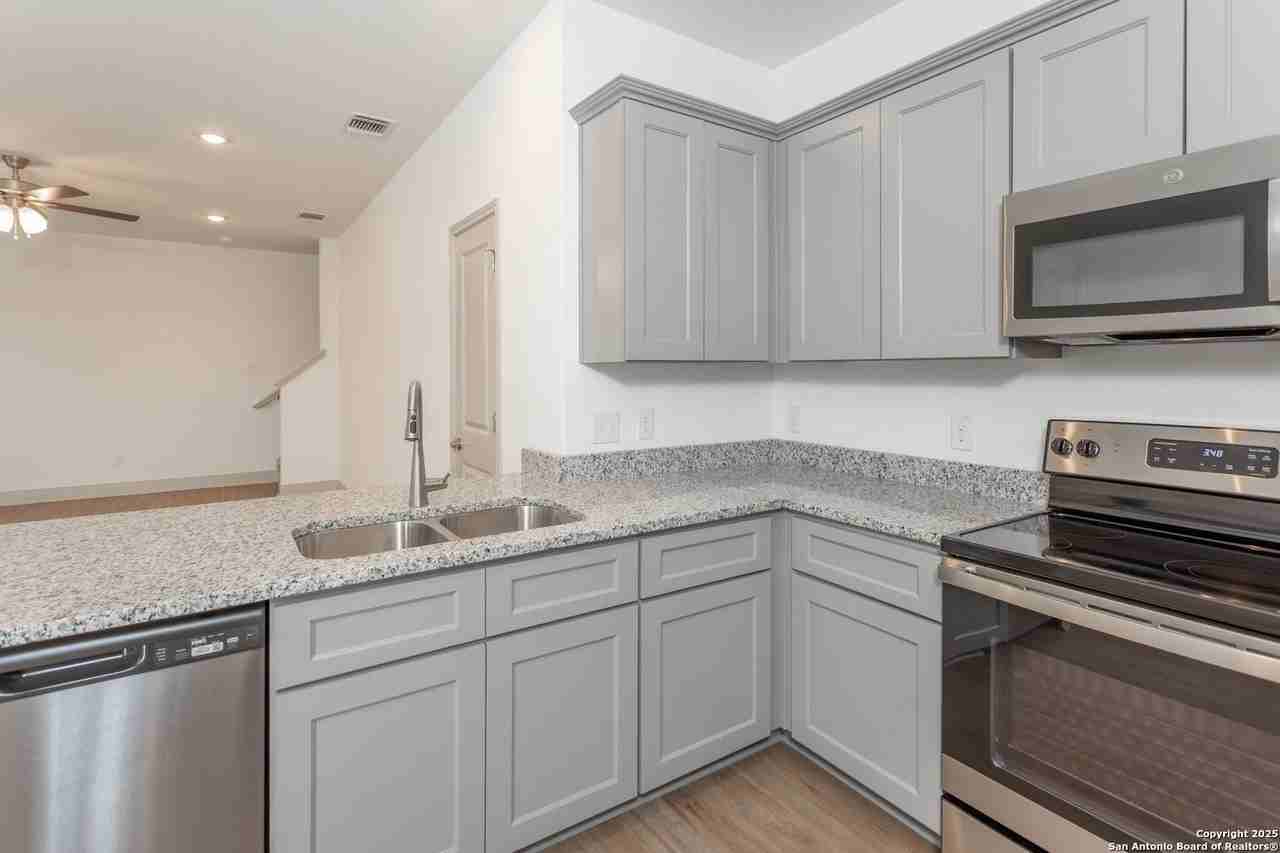 7607 Gramercy Way #102 - Photo 7 of 25