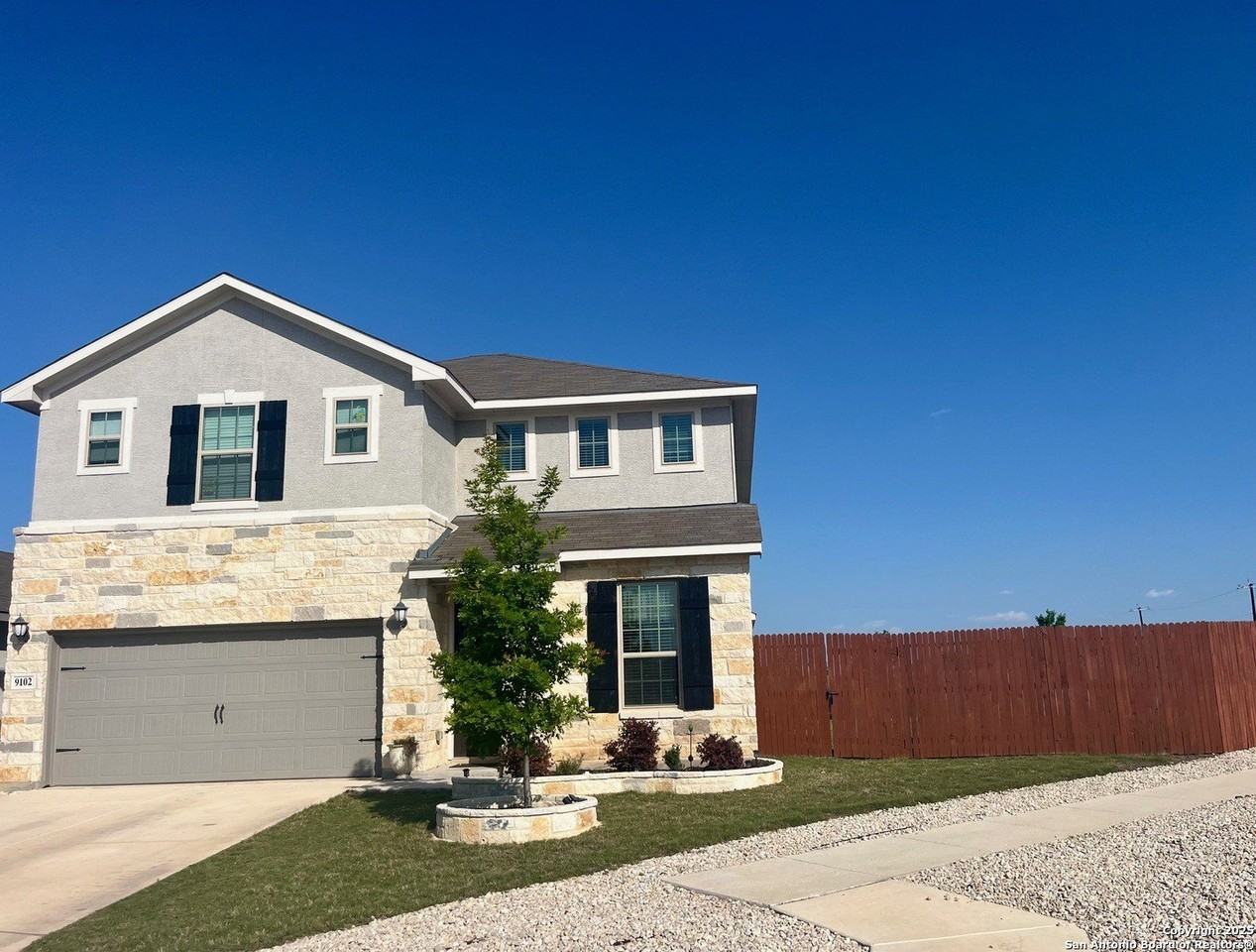 9102 Novacek Blvd - Photo 2 of 24