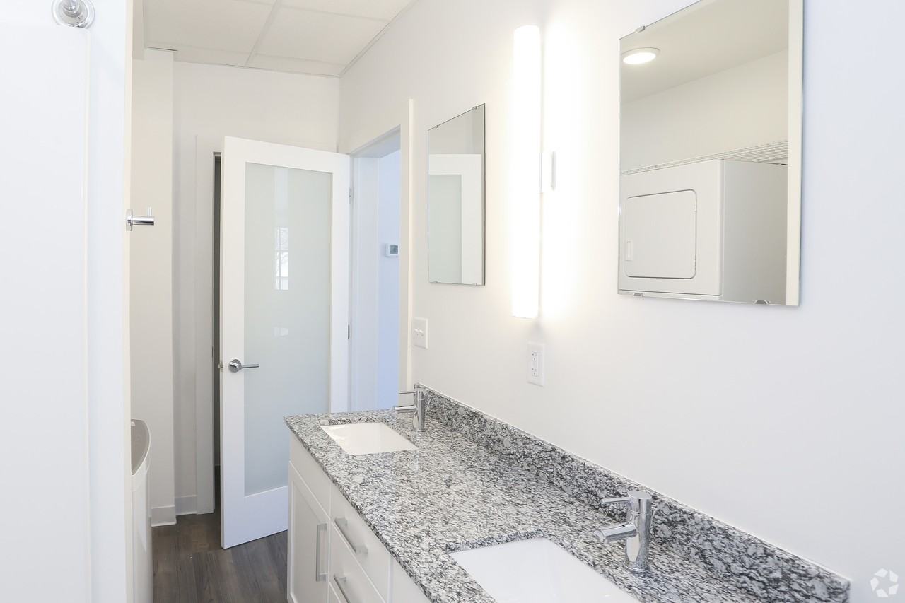 801 N Broadway St #208 - Photo 3 of 8