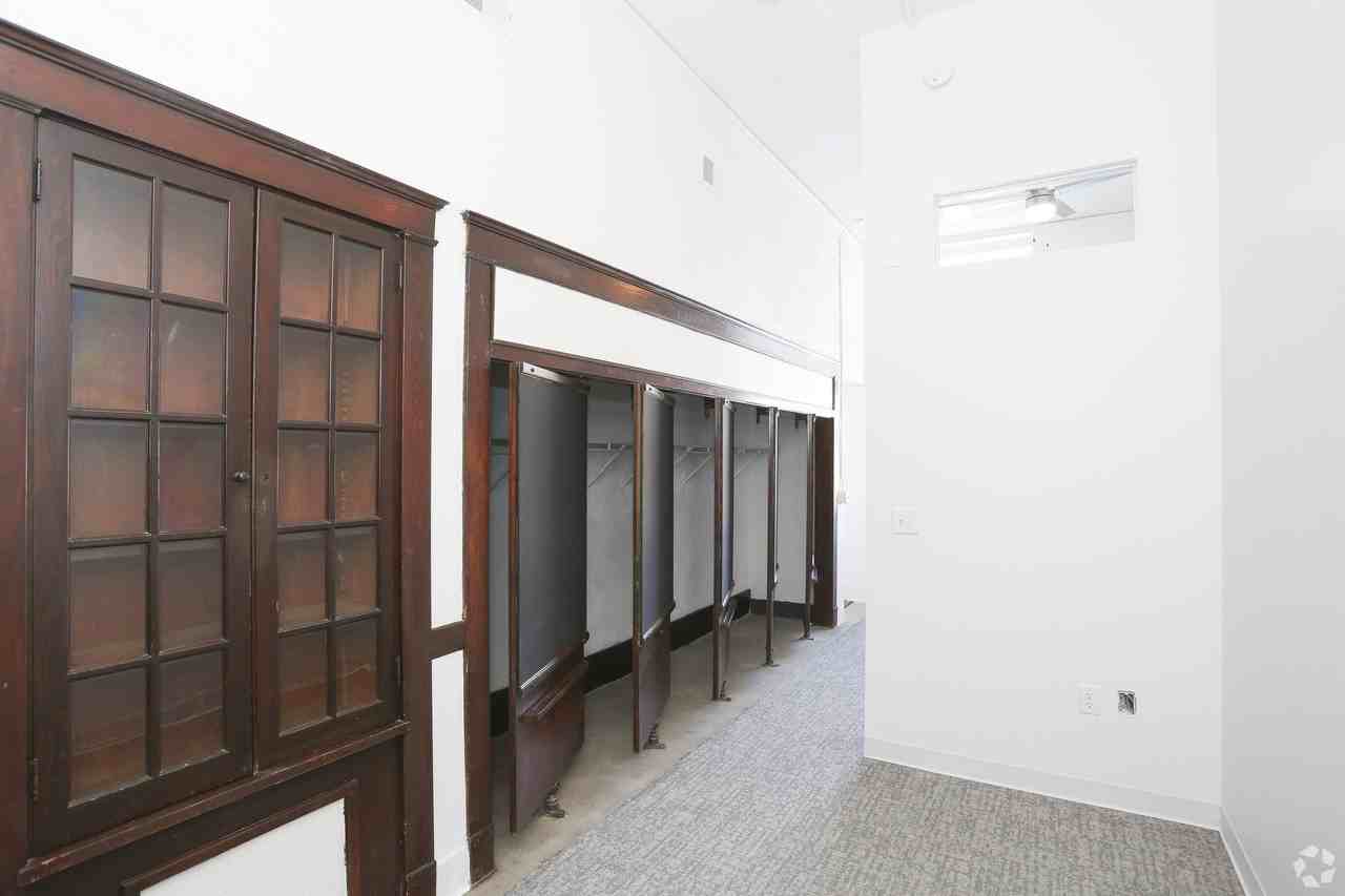 801 N Broadway St #208 - Photo 4 of 8