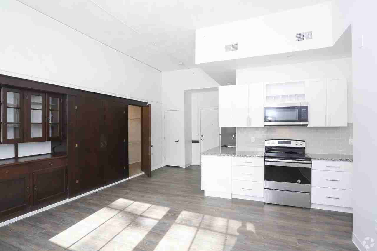 801 N Broadway St #208 - Photo 6 of 8