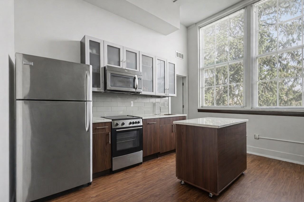 1100 3rd Ave #202 - Photo 4 of 9