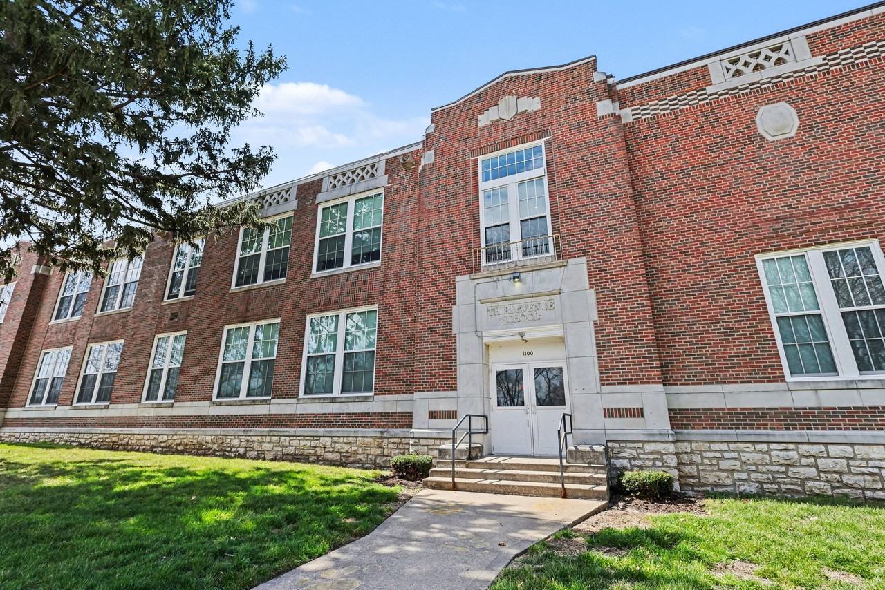 1100 3rd Ave #202 - Photo 6 of 9