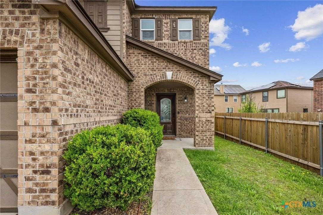 1136 Tumbleweed Trl - Photo 2 of 27
