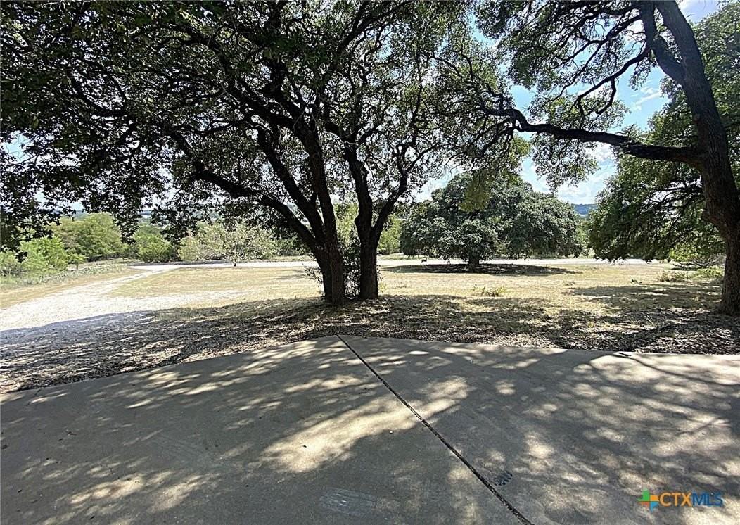 1312 W Avenue D - Photo 3 of 14