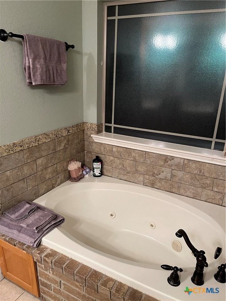 5504 Eldie Ct - Photo 6 of 11
