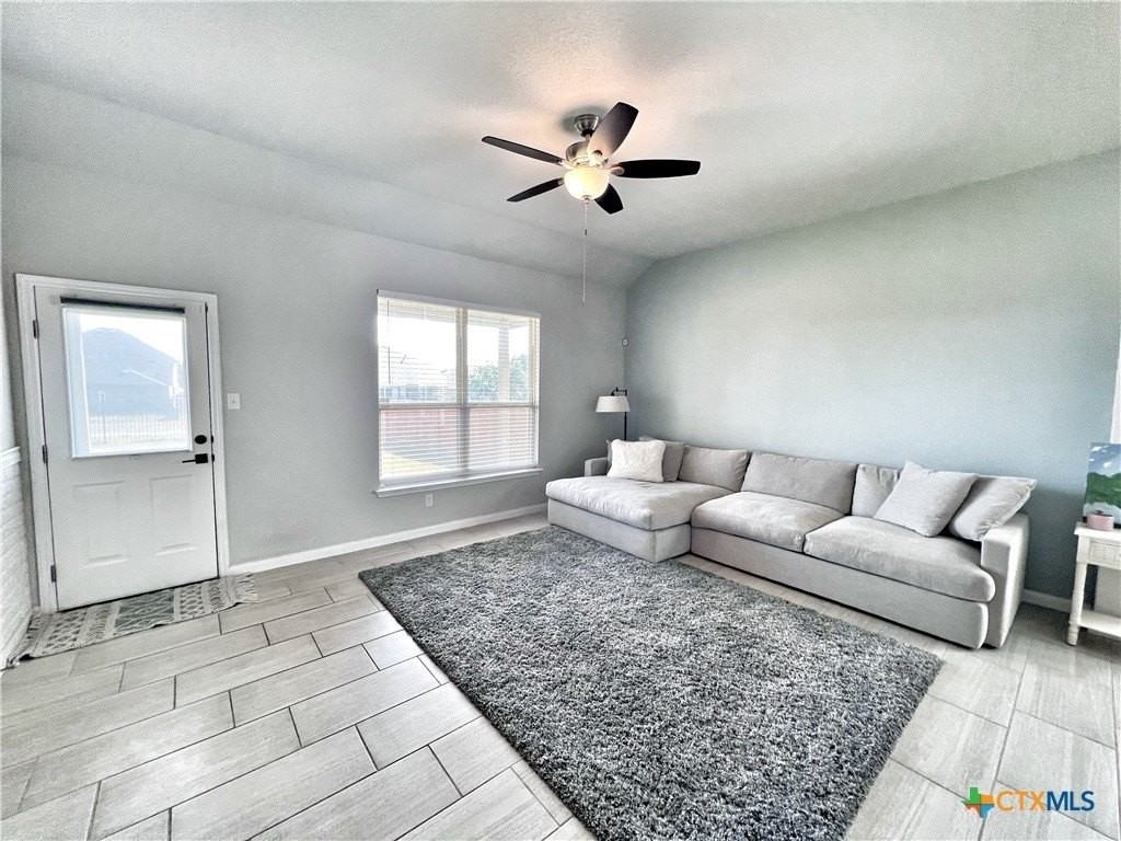 1224 Loma Rnch - Photo 7 of 26