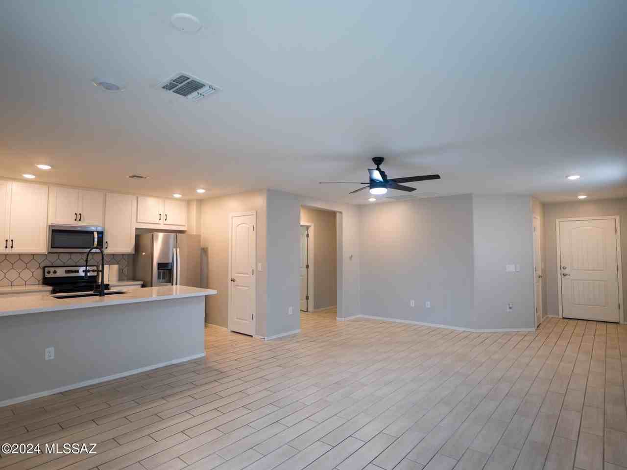 8737 E Pebble Stone Ln - Photo 3 of 30