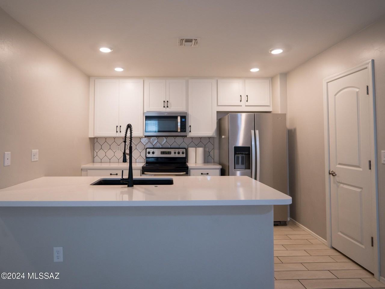 8737 E Pebble Stone Ln - Photo 6 of 30