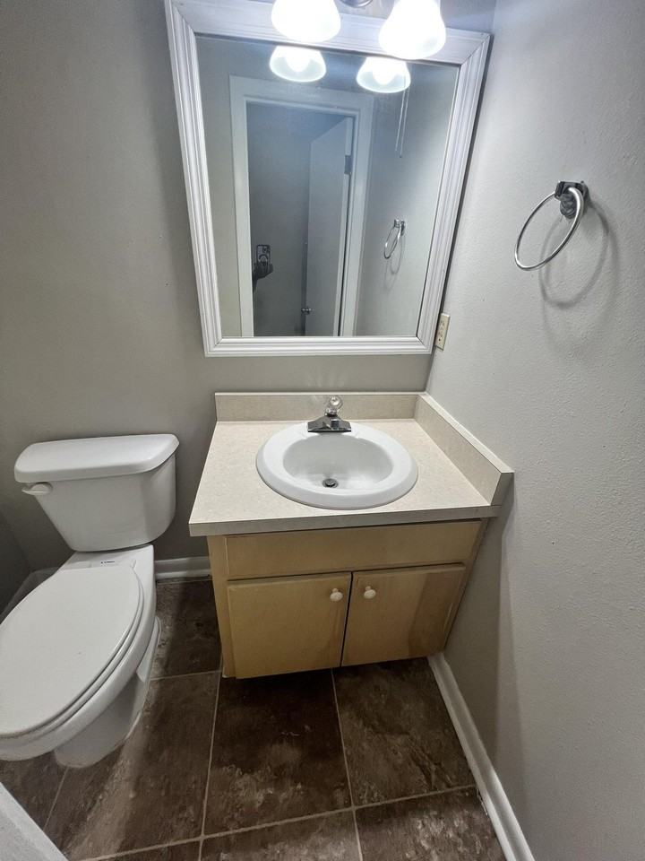 2406 Ramblewood Ct #B - Photo 7 of 13