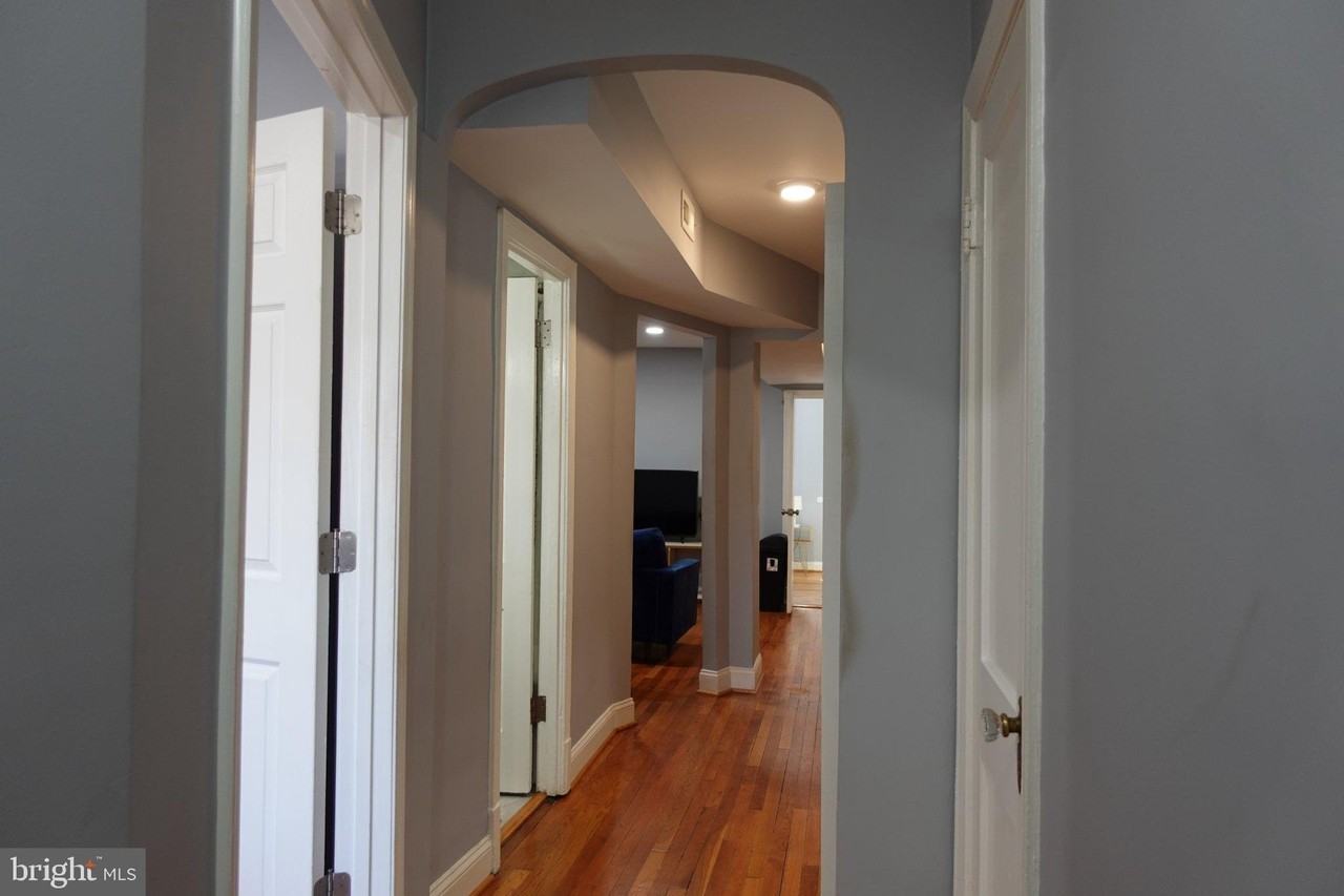 1228 18th St Ne - Photo 4 of 11