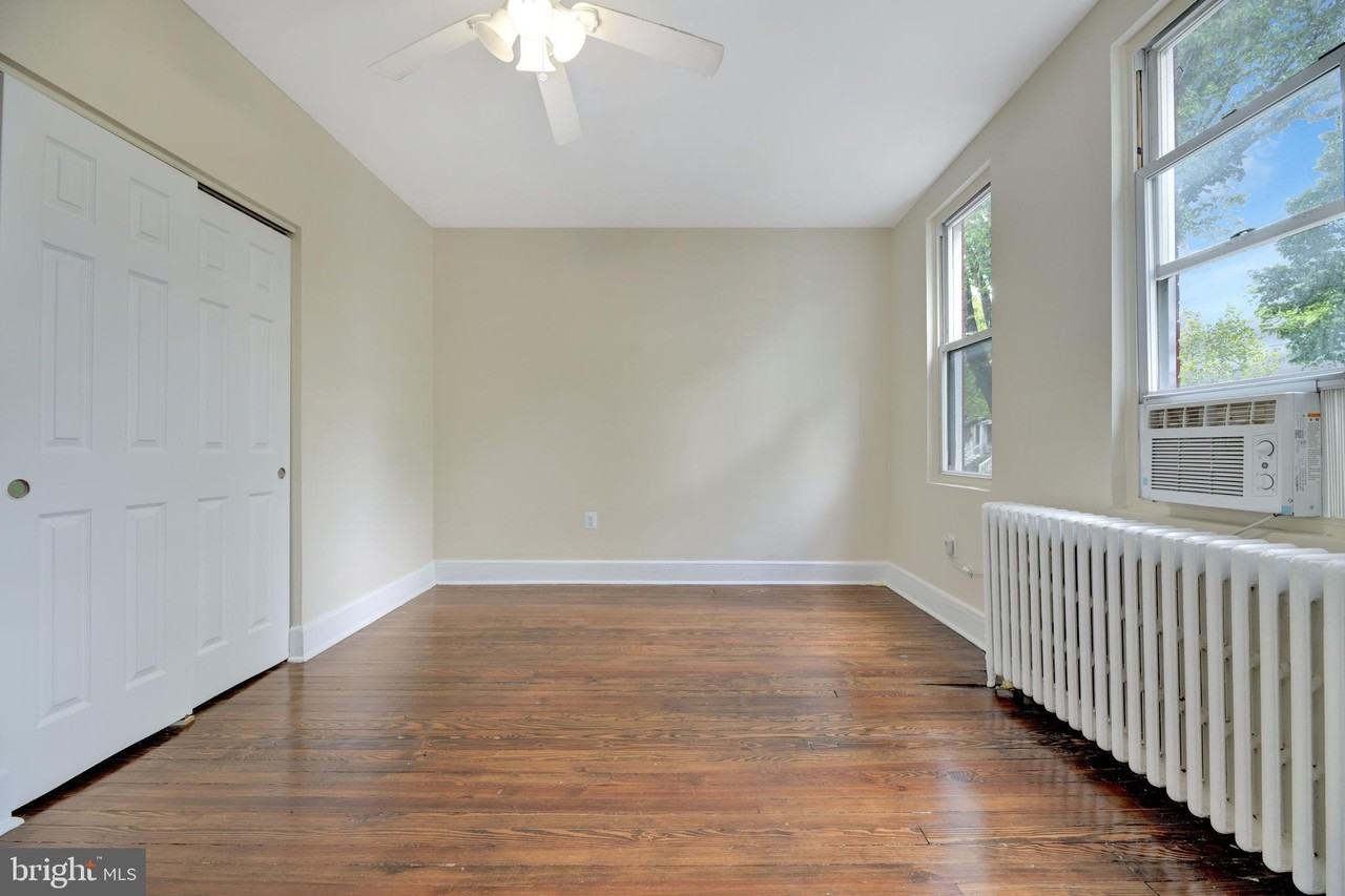 618 Columbia Rd Nw - Photo 6 of 15