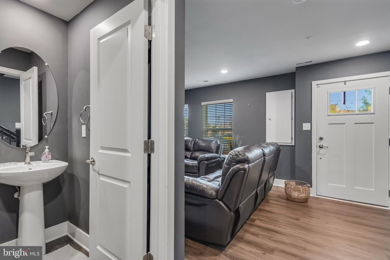 7806 Johnnycake Rd - Photo 4 of 28