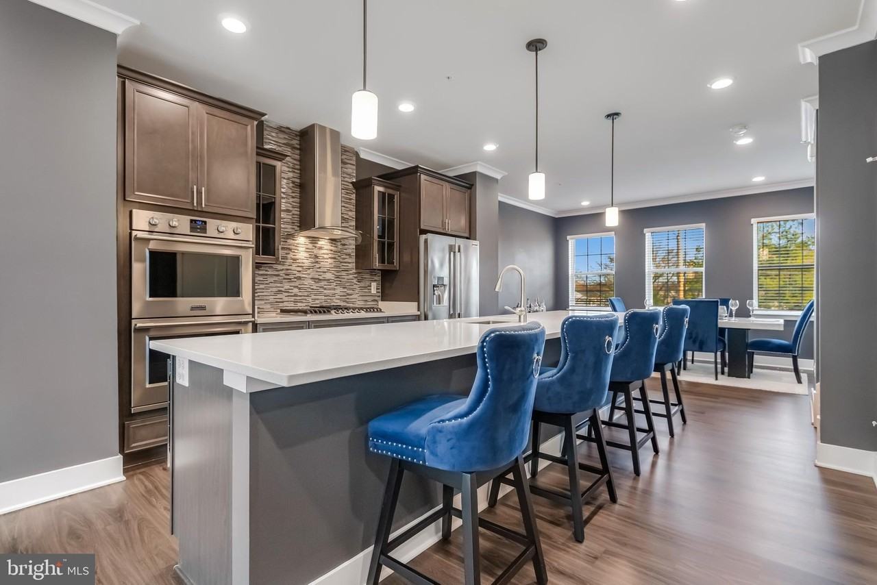 7806 Johnnycake Rd - Photo 7 of 28